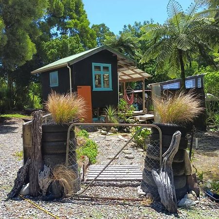 Gumboot Paradise Eco Stay Barrytown Luaran gambar